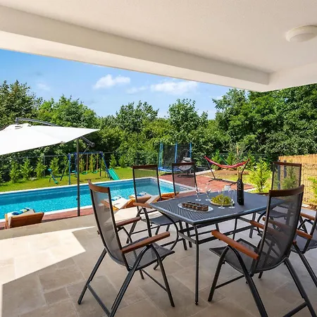3 Bedroom Lovely In *