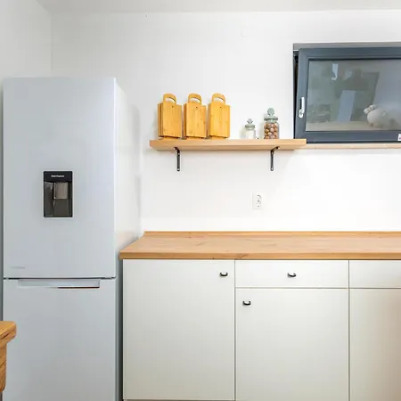 3 Bedroom Lovely In * Jurdani