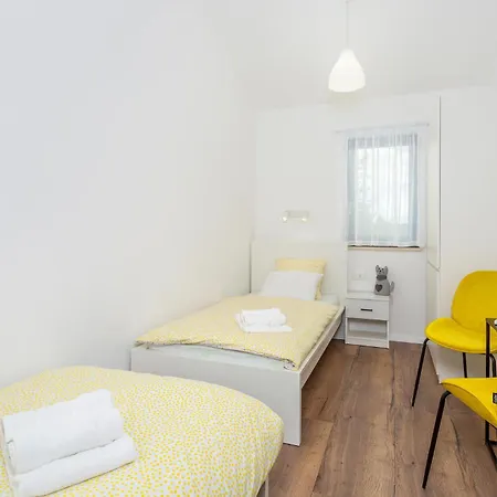 Holiday home 3 Bedroom Lovely In Jurdani