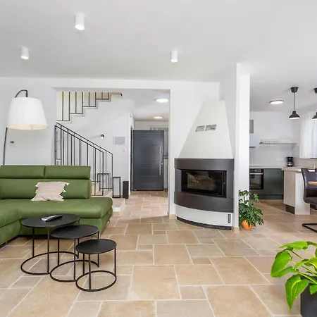 3 Bedroom Lovely In *