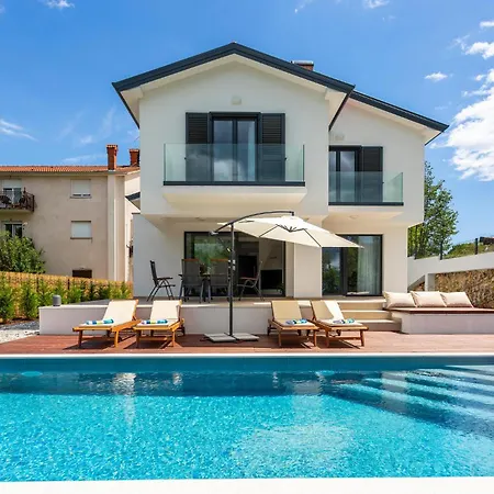 Holiday home 3 Bedroom Lovely In Jurdani