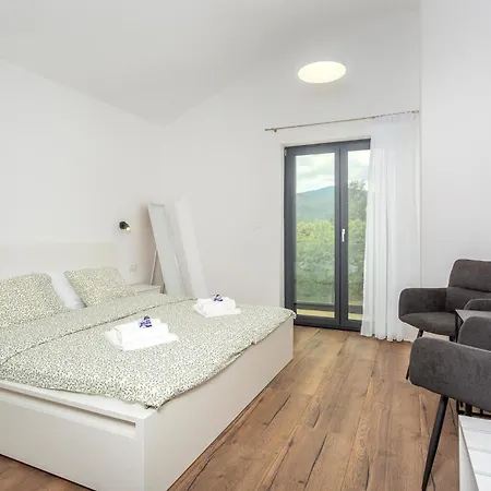 3 Bedroom Lovely In Holiday home Jurdani