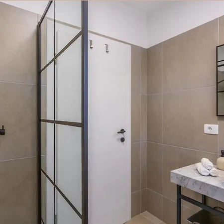 3 Bedroom Lovely In Jurdani